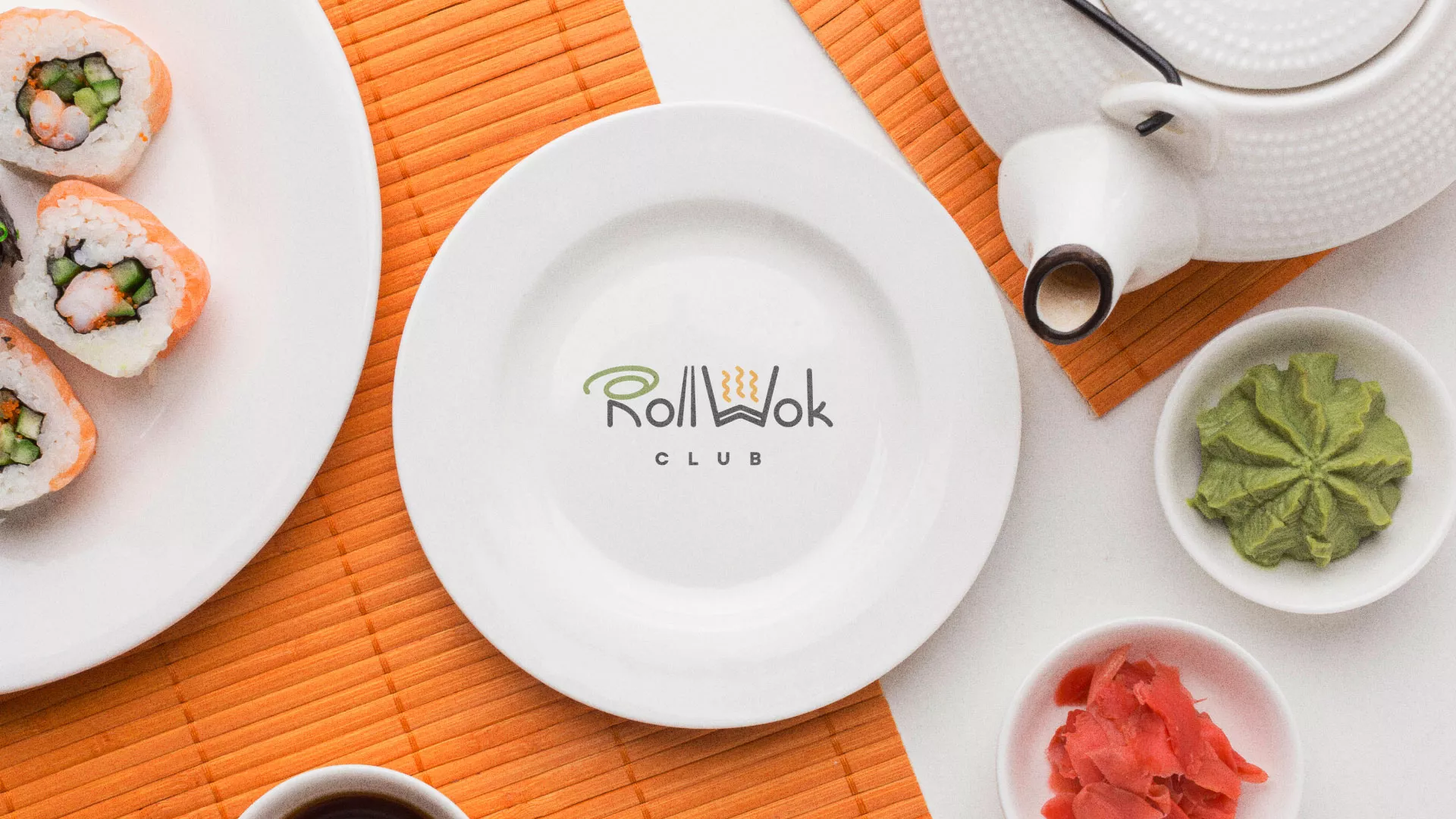 Разработка логотипа и фирменного стиля суши-бара «Roll Wok Club» в Тогучине